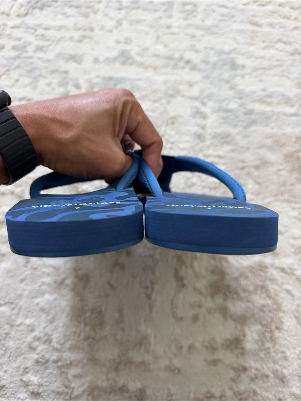 Vineyard Vines Men Navy & Blue Camo Flip Flops